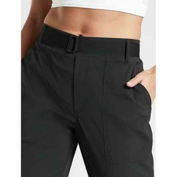 NWT Athleta Trekkie Belted Pant Ankle Zip Ripstop Travel UPF Black Pant Size 8 - Picture 2 of 16